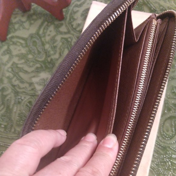Louis Vuitton Zippy Monogram Wallet - Picture 11 of 16